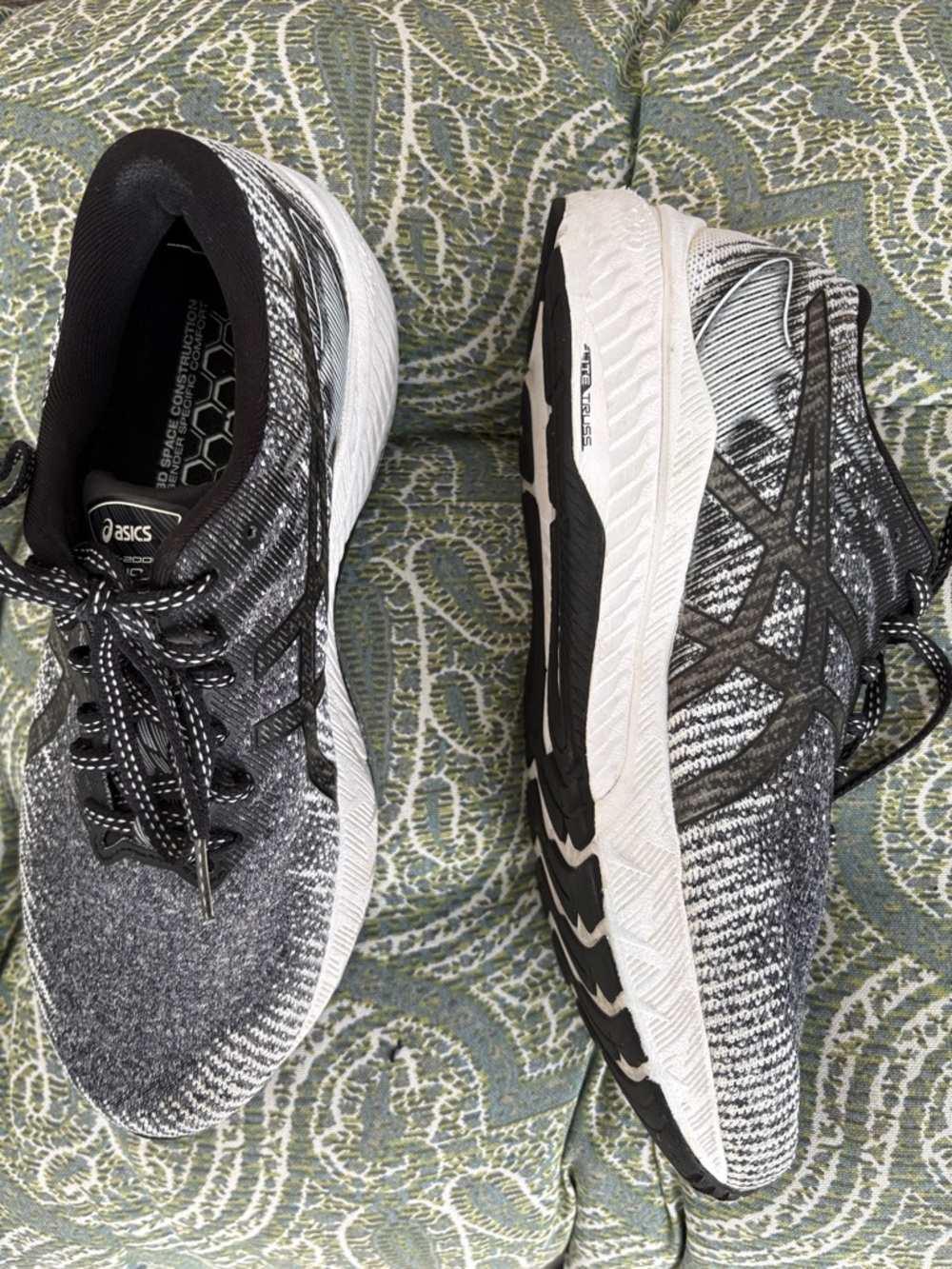 ASICS Black and Gray Men's Athletic Running Shoes